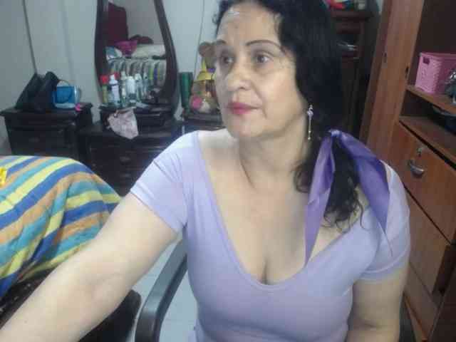 jazmin-mature