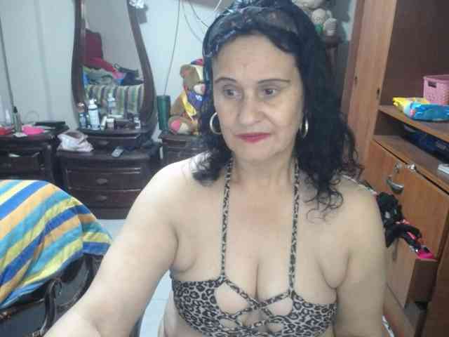 jazmin-mature