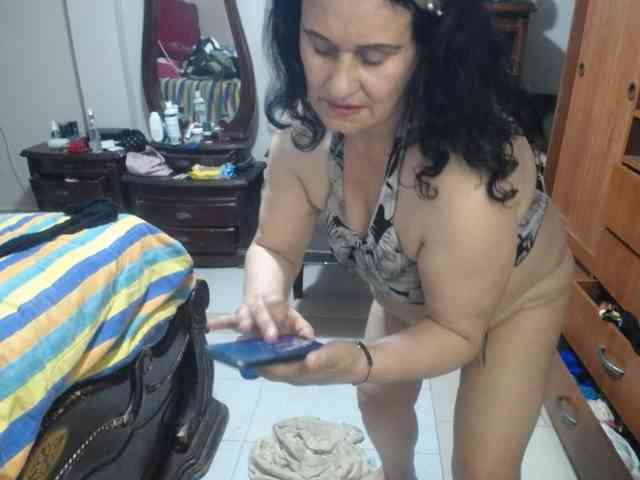 jazmin-mature