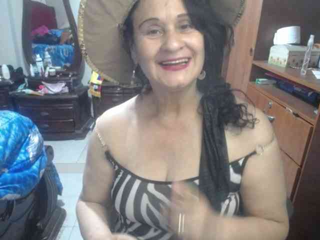 jazmin-mature webcam