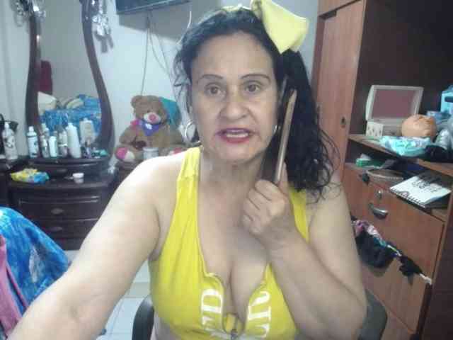 jazmin-mature