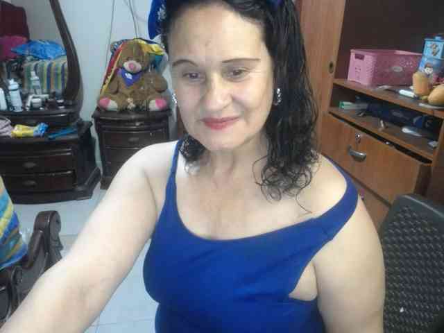 jazmin-mature