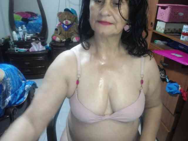 jazmin-mature webcam
