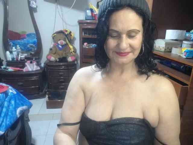 jazmin-mature webcam