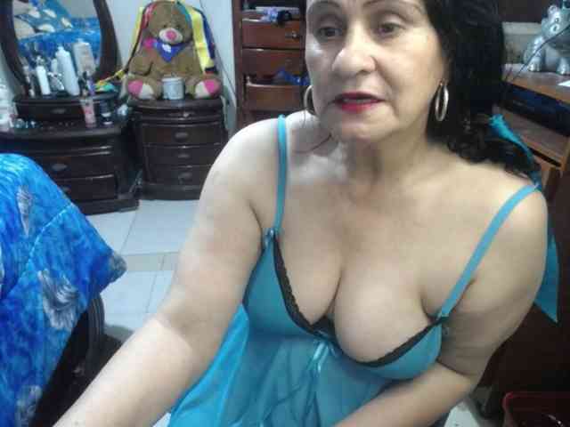 jazmin-mature