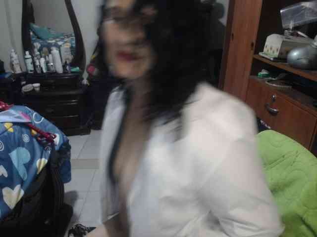 jazmin-mature