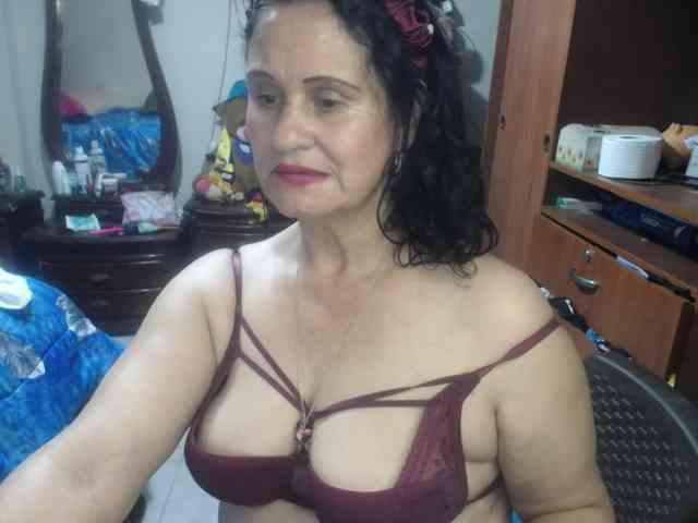 jazmin-mature webcam