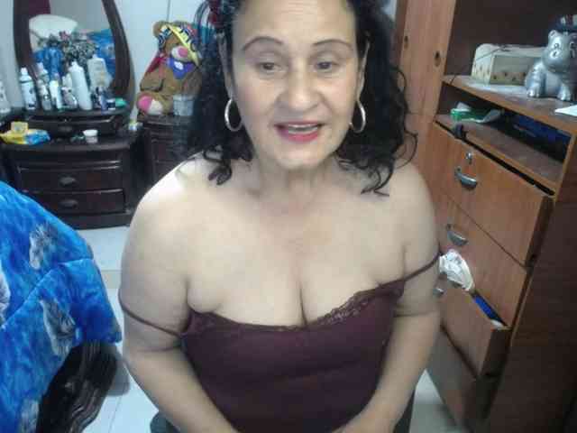 jazmin-mature