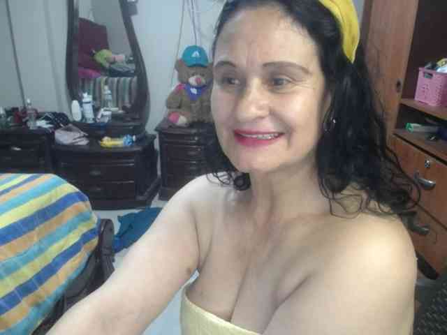 jazmin-mature