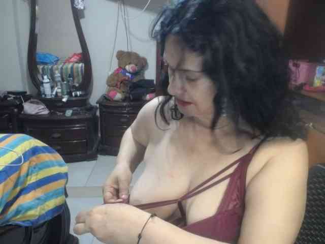 jazmin-mature