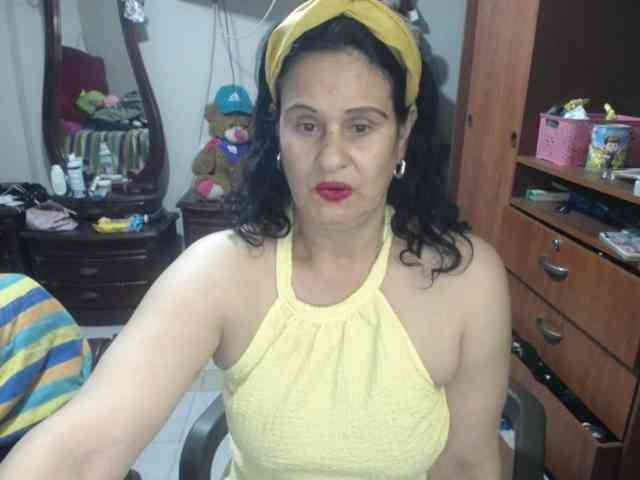 jazmin-mature