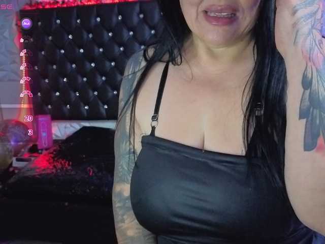 Afrodita1 live cam on BongaCams