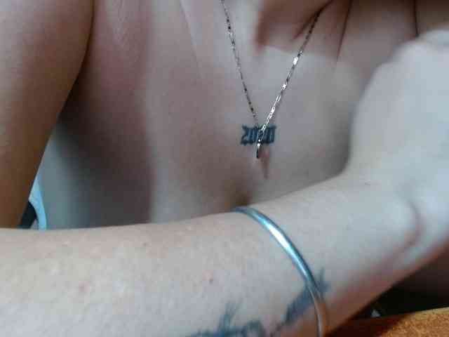 Karoline-lov3 webcam