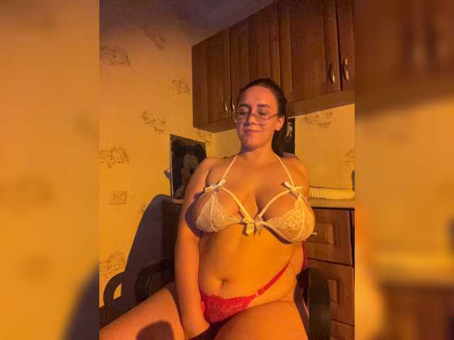 Bunnyb live cam on BongaCams