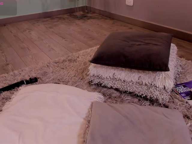 Kloe-S live cam on BongaCams