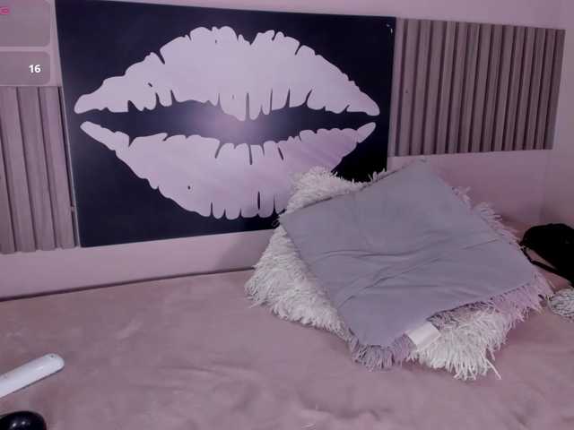 Kloe-S, en vivo ahora en BongaCams