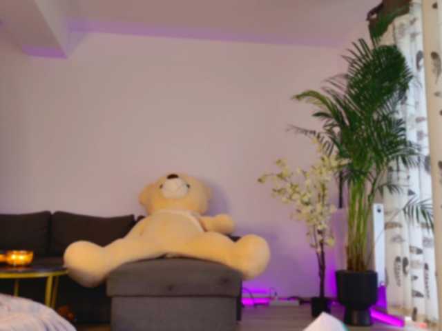 EmilyxJames live cam on BongaCams