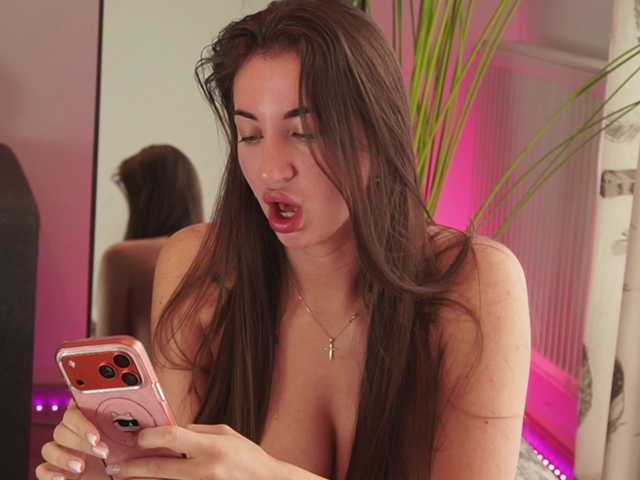 EmilyxJames live cam on BongaCams