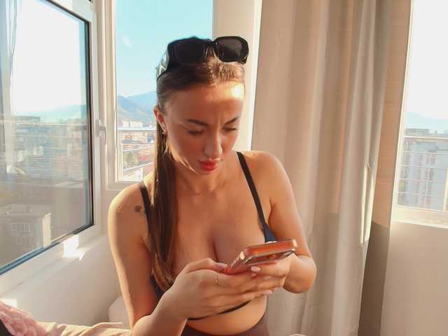 EmilyxJames's BongaCams show and profile