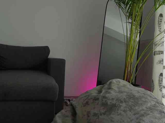 EmilyxJames webcam