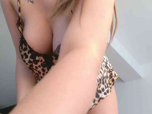 EmilyxJames webcam
