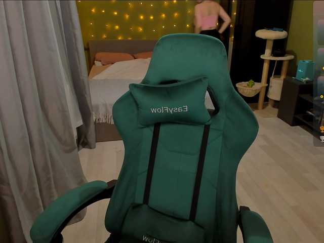 Girlfromanothercity live cam on BongaCams