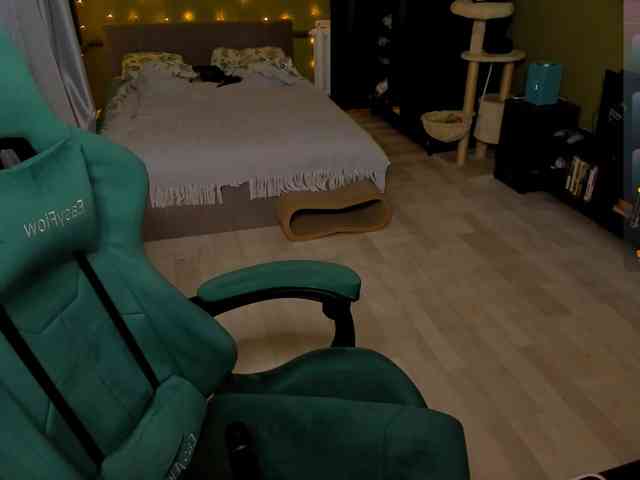 Girlfromanothercity webcam