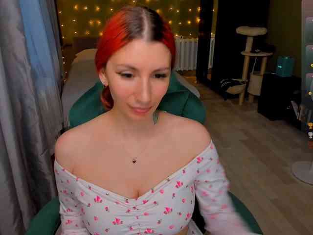 Girlfromanothercity webcam