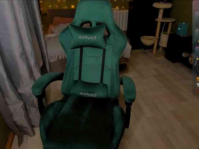 Girlfromanothercity webcam