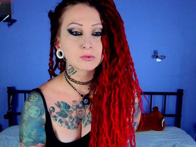 MartaKatze live webcam show