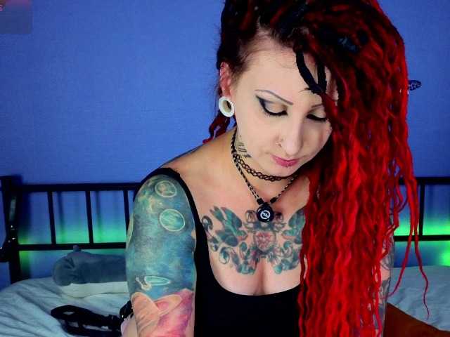 MartaKatze live webcam show