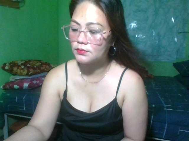 LUCKYME22 live cam preview