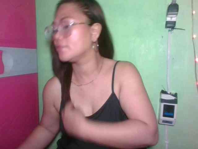 LUCKYME22 webcam