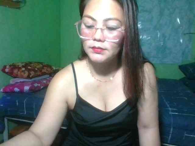 LUCKYME22 webcam