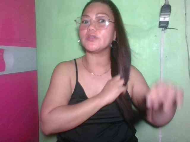 LUCKYME22 webcam