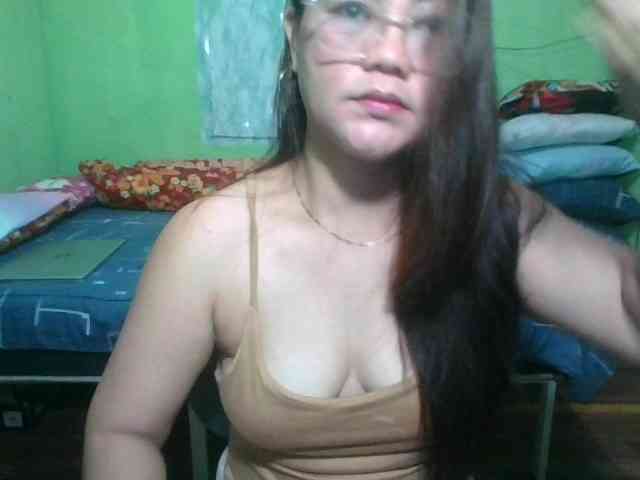 LUCKYME22 webcam