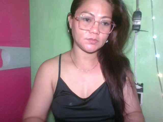 LUCKYME22 webcam