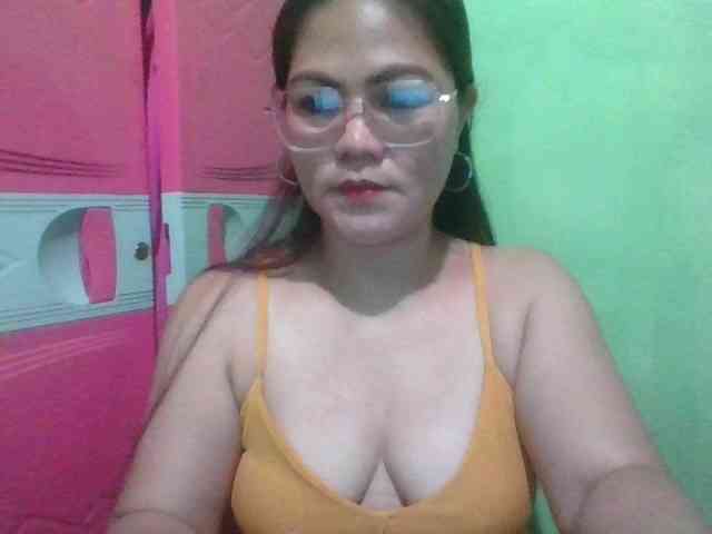 LUCKYME22 webcam