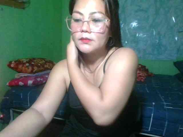 LUCKYME22 webcam