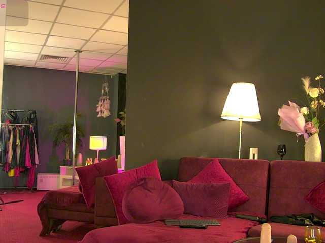 MaddyHeart live cam