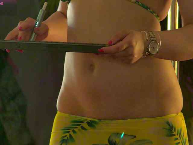 MaddyHeart webcam