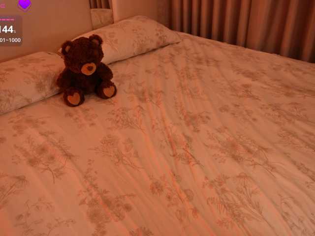 LilyColins's BongaCams show and profile