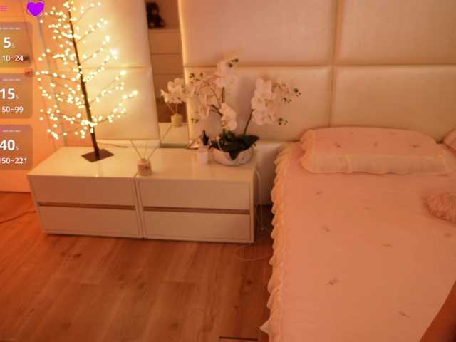 Rerince live cam on BongaCams