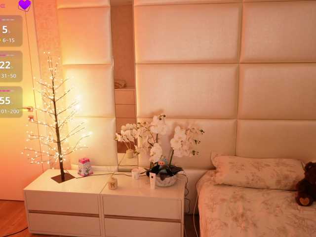 LilyColins's BongaCams show and profile