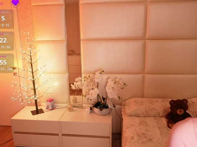 LilyColins