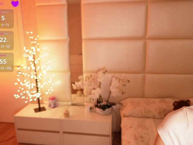 LilyColins