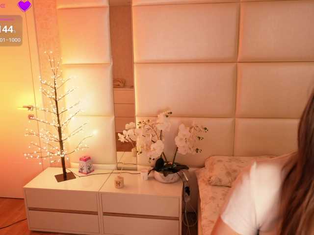 LilyColins