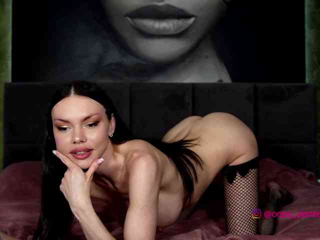 Amyleeplayss webcam