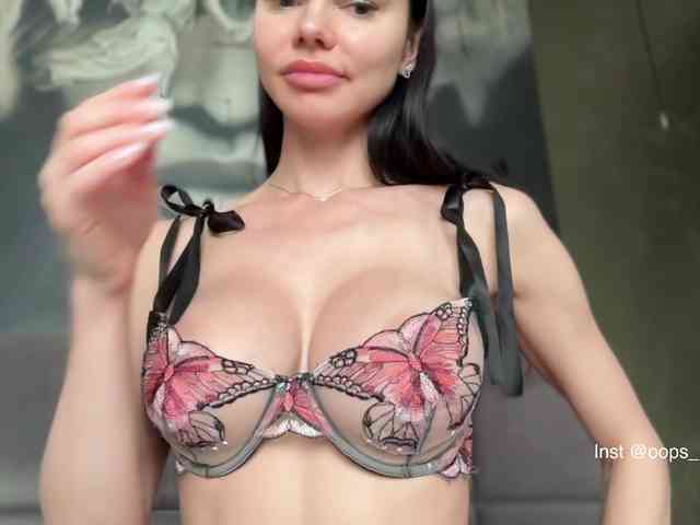 Amyleeplayss webcam