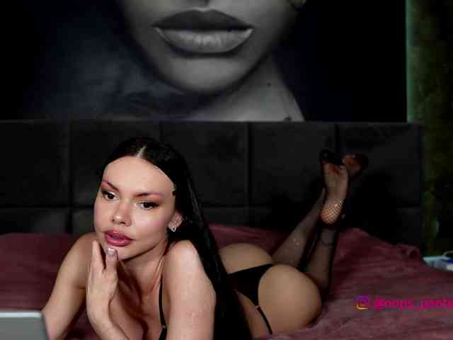 Amyleeplayss webcam